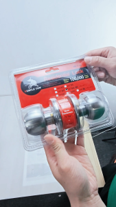 MUSCLE COW ลูกบิดประตู ลูกบิดห้อง ห้องนอน ลูกบิดรุ่นมีกุญแจ สเตนเลสแท้ ไส้ทองเหลือง Door Lock Round Ball Privacy Door Knob Set พร้อมดอกกุญแจ3ดอก ทำจากวัสดุสแตนเลสคุณภาพดี  ทนทานและไม่แตกหรือถูกจำลองง่าย