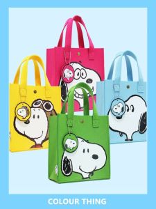 Snoopy Cartoon Felt Canvas Tote Bag Fashionable Student Shopping Bag Versatile Shoulder Bag for Class And Daily Use