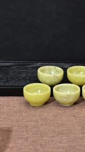 1pc Natural Crystal Rough Stone Huangnan Jade Tea Cup Kung Fu Cup Crystal Rough Stone Polished Tabletop Ornament