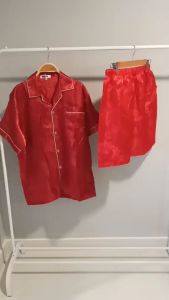 ชุดนอนผ้าแพรกางเกงขาสั้น ชุดนอนผู้ชาย ชุดนอนผู้หญิง ชุดนอนผ้าซาติน ชุดนอนขาสั้น