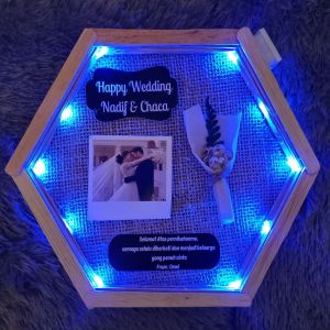TANPA PO Hexagonal frame Led custom Kado Pernikahan / Happy Wedding / kado Wedding