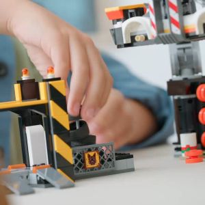 LEGO City 60472 Scrapyard with Cars (871 Pieces) Mainan Building Block Toys