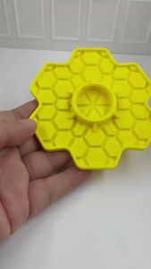Garden Bee Water Feeder Outdoor Honeycomb Beehive Drinking Station Small-Hole Honeycomb Tray Patio Beekeeping Feeder Supplies