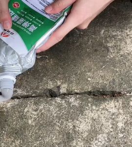 แห้งเร็ว ซ่อมแซมรอยแตกของหลังคา กาวกันรั่วซึม กาวซ่อมรอยแตกหลังคาและพื้น ผนัง ห้องน้ำ น้ำยาอุดรูรั่ว ซ่อมแซมรอยแตกร้าว กาวอุดรอยแตกร้าว กาวกันน้ำรั่วซึมหลังคา วัสดุกันน้ำ น้ำยาอุดรอยแตกร้าวชนิดแห้งเร็ว