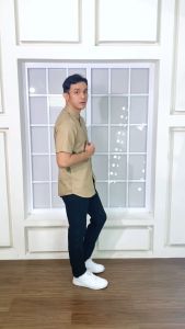 Kemeja Cotton Pria Lengan Pendek: Kualitas & Kelebihannya