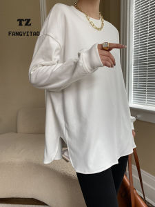 เสื้อยืดคอกลมแขนยาวสีขาวสำหรับผู้หญิง เสื้อชั้นในฤดูใบไม้ผลิ 2025 เสื้อเชิ้ตทรงยาวคลุมสะโพก ทรงหลวม ทรงเข้ารูป