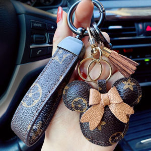 Gantungan Kunci Mickey Mouse Kulit: Aksesoris Motor & Mobil