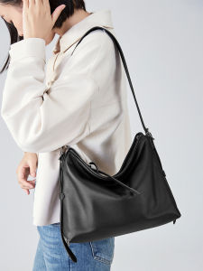 Fashionable Leather Shoulder Bag Womens Crossbody Tote Bag Underarm Single Shoulder Bag Retro Style Casual Handbag