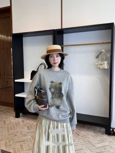 SUSHOUWANGE | Retro Bear Print Heavyweight Hoodie for Women
