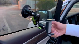 [สินค้าใหม่ราคาพิเศษ]ที่วางโทรศัพท์มือถือติดรถยนต์ Rampart  สำหรับการถ่ายภาพและถ่ายทอดสดในรถยนต์แบบสากล ที่วางโทรศัพท์มือถือแบบดูดติดรถยนต์พร้อมมุมมองบุคคลที่หนึ่ง**ราคาพิเศษสำหรับผู้ซื้อก่อน** วางจำหน่ายแล้ว