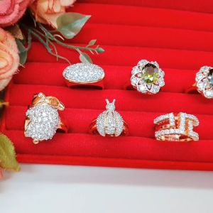 แหวนนากฝังพลอย เสริมบารมี ใส่ในชีวิตประจำวันได้ ทำจากทองเหลือง สีนาก เรียบหรู ใส่ได้ทุกโอกาส เสริมโช