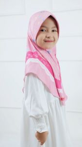 Shamira - Jilbab Anak Motif Labubu Kuromi I Bergo Instan Anak 3-9 Tahun Hijab Instan Printing Anak Kerudung Bergo Jersey Premium