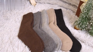 [SG Ready Stock]  Wool Socks Extra Thick Men Women Winter Velvet Warm Fleece Socks Soft Casual Socks Cold Resistant Cashmere Socks Medium Length Socks