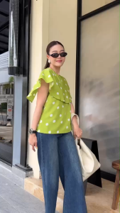 🔖Mirrorsister 50522.2 เสื้อลายจุด แต่งระบายคลุมตั้งแต่บ่าถึงอก ทรงสวยใส่ง่าย มีซิปด้านข้างเพื่อความสะดวกขณะสวมใส่