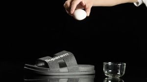 Felix 【จัดส่งที่รวดเร็ว อีก1-2 วันถึง】รองเท้าแตะผู้ชายรองเท้าแตะฤดูร้อนใหม่พักผ่อนชายหาดไม่ลื่นขับรถไปทำงานรองเท้าแตะกีฬาคู่วัตถุประสงค์