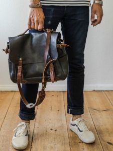 Handmade Bleu De Chauffe Eclair M Size Cowhide Leather Crossbody Messenger Bag Vintage Style Soft Leather Shoulder Bag for Men And Women