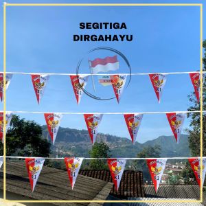 Bendera Segitiga Warna Warni 5 Meter Kain Hiasan Festival Merah Putih Dirgahayu