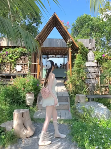 Áo Nữ Cổ Yếm Phối Lưới Có Đệm Ngực Áo Hai Dây Dáng Ôm Kiểu Hàn Quốc