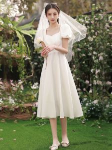 ชุดแต่งงานแขนสั้นสีขาว ชุดเดรสยาวปานกลางสำหรับใส่ไปงานปาร์ตี้ ชุดคลุมกางเกงขายาวแบบลำลอง