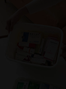 HETEE Multipurpose Storage Box Organizer Transparent Portable Case with Lid & Handle for Medicine First Aid
