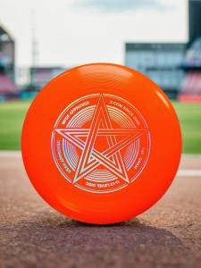 XCOM Ultimate Flying Saucer 145 กรัม ฝึกซ้อมการแข่งขันกลางแจ้ง วิ่งกลับ ความเร็วสูง ลูกโป่งแสงกลางคืน สำหรับนักเรียนและนักศึกษา