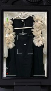 Áo thun nữ thiết kế tay ngắn đính hoa kết hạt lấp lánh