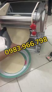 Máy cán bột làm bánh bao  đế pizza FKM240 công suất 750W