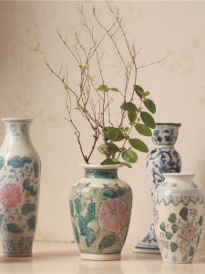 Retro Underglaze Blue And White Ceramic Flower Vase for Tea Room Decor Water Cultivation Home Decorative Accessories