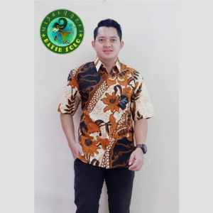 Baju batik pria dewasa batik pria lengan panjang pendek full furing batik wisanggeni solo motif bunga sogan