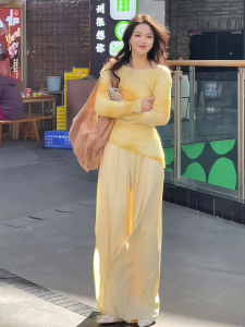 เสื้อสเวตเตอร์ถักแขนยาวผู้หญิงฤดูใบไม้ผลิ 2025 ชุดกางเกงขากว้างแบบใหม่ระดับไฮเอนด์ เสื้อผ้าทำงานแบบสองชิ้น