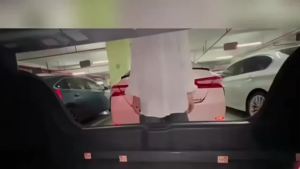 Car door anti-collision strip magnetic protection car door parking scratch prevention door opening collision prevention