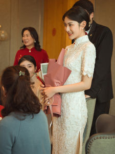 White Lace Splicing Cheongsam Engagement Wine Serving Dress Chinese Style Wedding Gown Breathable Polyester Fiber Short Sleeve