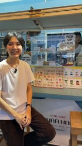 ตู้โชว์อาหารหรือเบเกอรี่ ขายลูกชิ้น สีใส รุ่น 2 ชั้น มีฝาปิด บานสไลด์ด้านหลัง ขนาด 60x30x40 cm