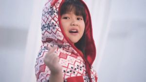 Cuddle Me Baby Cape Booties Jaket Bayi Mantel Selimut CuddleMe Anak Sweater Bolak Balik Adem Lembut