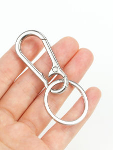 กุญแจรถยนต์แบบหนาและทนทาน หัวเข็มขัดโลหะผสมสแตนเลสแบบหลายฟังก์ชัน หัวเข็มขัดแบบป้องกันการสูญหาย หัวเข็มขัดแบบแขวน