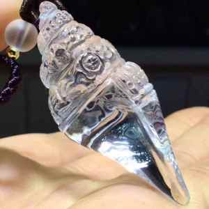 Natural white crystal Buddhist articles snail pendant ✨🙏 snail is a symbol of good luck and perfection is the eight auspicious phase of Tibetan one of the eight treasures of Tibet 🍃 size: 49*21mm