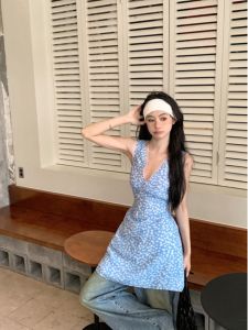 ชุดเดรสยาวคอวีลึกแขนกุดทรงเอผ้าลายดอกไม้สไตล์เกาหลีสำหรับผู้หญิงในช่วงฤดูร้อน เดรสยาวปานกลางเอวเข้ารูปเซ็กซี่และสง่างาม