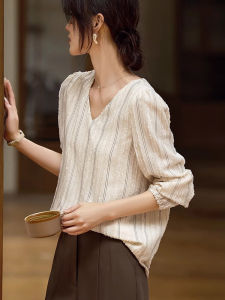 เสื้อเชิ้ตคอวีสไตล์ฝรั่งเศสหรูหราสำหรับผู้หญิง ทรงหลวม เนื้อผ้ากำมะหยี่ แขนยาว ปกปิดหน้าท้อง สไตล์เกาหลี