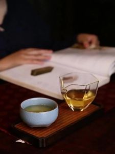 SANQINTANG | Jingdezhen Porcelain Tea Cup Tri-foot Kai Pian Rou Yao