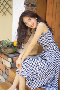 ชุดเดรสยาวลายสก็อตสีดำขาวคอโปโลเอวสูงไม่มีแขนกระโปรงทรงเอทรงเอ ชุดเดรสสไตล์ฮิปซีสำหรับฤดูร้อน