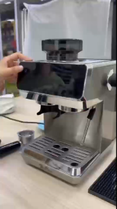 เครื่องตีฟองนมเอสเพรสโซแบบกึ่งอัตโนมัติขนาดเล็กพร้อมระบบสกัดแรงดันสูง