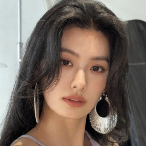 Handmade Exaggerated Womens Earrings Retro Woven Luxury Versatile Fashionable Jewelry Accessories Elegant All-Match Ear Cuffs