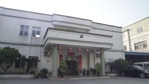 Nước hoa hồng dưỡng ẩm kiểm soát dầu làm dịu da với hoa cúc làm mờ lỗ chân lông tinh chế da