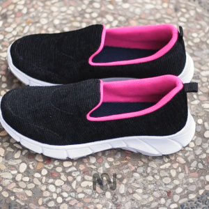 Sepatu Slip-On Bahan Serat Ringan dan Nyaman Warna Hitam Merah Muda Ukuran 36-43