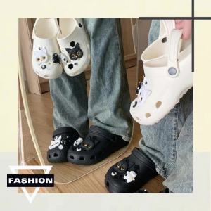 NQshop สินค้าเข้าใหม่งานจึ้งพร้อมส่งมาก รองเท้าหัวโตสไตล์เกาหลี น้ำหนักเบา ใส่สบาย มาพร้อมตัวติดน้องแมวสุดน่ารัก งานดีงานสวยแบบนี้ ช้าหมดอดไม่รู้ด้วยน้า รีบสั่งได้เลย โกๆๆๆๆ