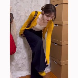 Áo Khoác Len Cardigan Ngắn Màu Vàng Cho Nữ Mùa Thu Mỏng Ôm Vừa Vặn Phong Cách Hàn Quốc Áo Khoác Ngoài Thời Trang