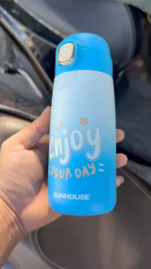 Bình giữ nhiệt trẻ em GripPal 420ml SUNHOUSE KS-TU420GB được thiết kế cho trẻ em với màu sắc bắt mắt