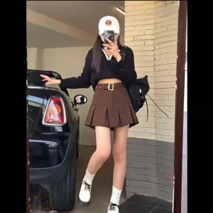 Chen Shop 🎗️กระโปรงพลีทสั้นเอวสูง ซับ, แถมเข็มขัด, ผ้ากำมะหยีี 3 สี 5 แปลงพร้อมส่ง