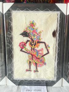 WAYANG KULIT GATUT KACA HIASAN DINDING 50CM X 70CM