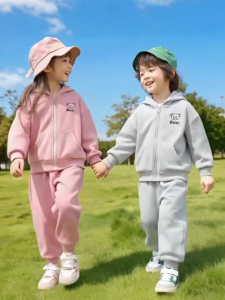[MOD KIDS]เสื้อกันหนาวเด็กชุดเสื้อคลุมซิปและกางเกงชุดสบายผ้าฝ้ายหลวมชุดกีฬาสำหรับเด็กอายุ 3-12 ปี